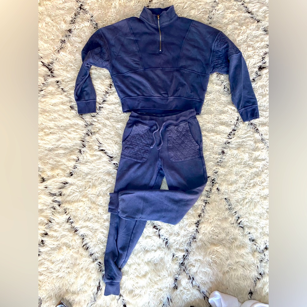 Wild fable, joggers suit